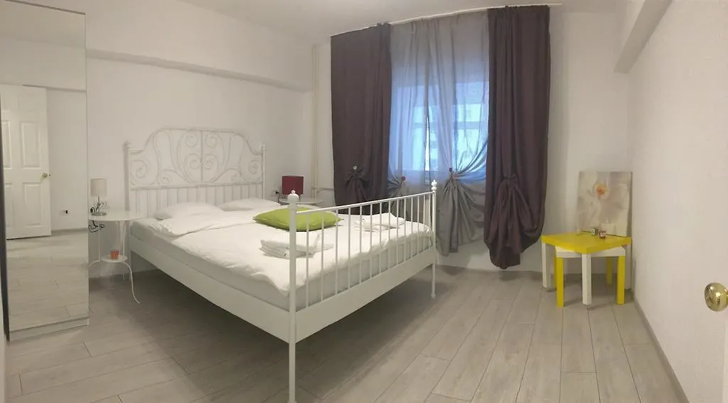 Green Apartment Mircea Voda Bucharest